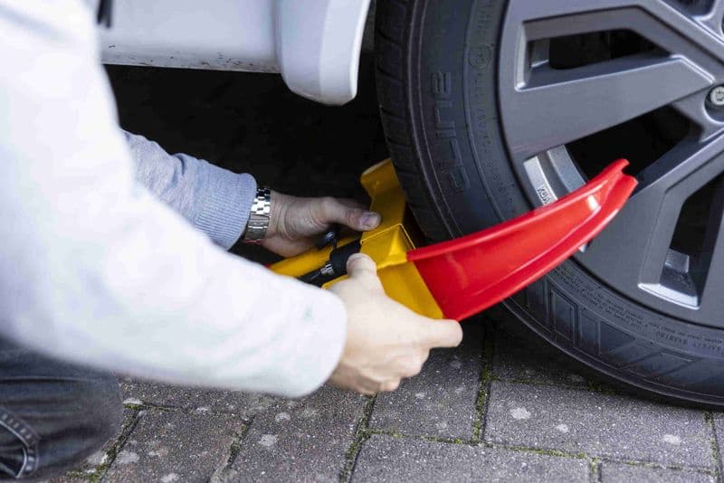 Wheel Clamp Original VAICO Quality V98-68004 - image 8