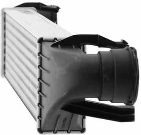 Charge Air Cooler 8ML 366 470-911 - image 5
