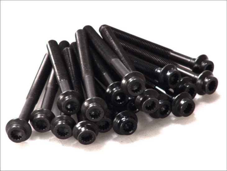 Bolt kit cylinder head 820.106